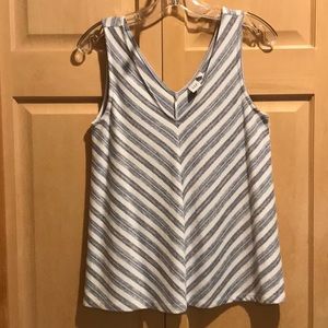Gap sleeveless top